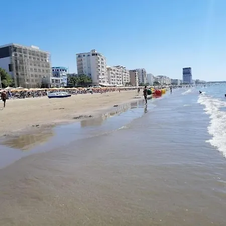 Apartment Rezidenca Hasanaj 15 *