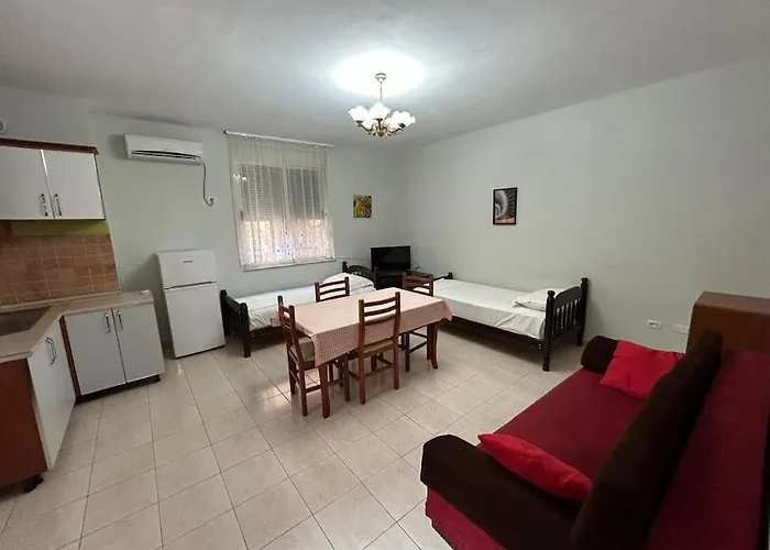 公寓 Rezidenca Hasanaj 15 *